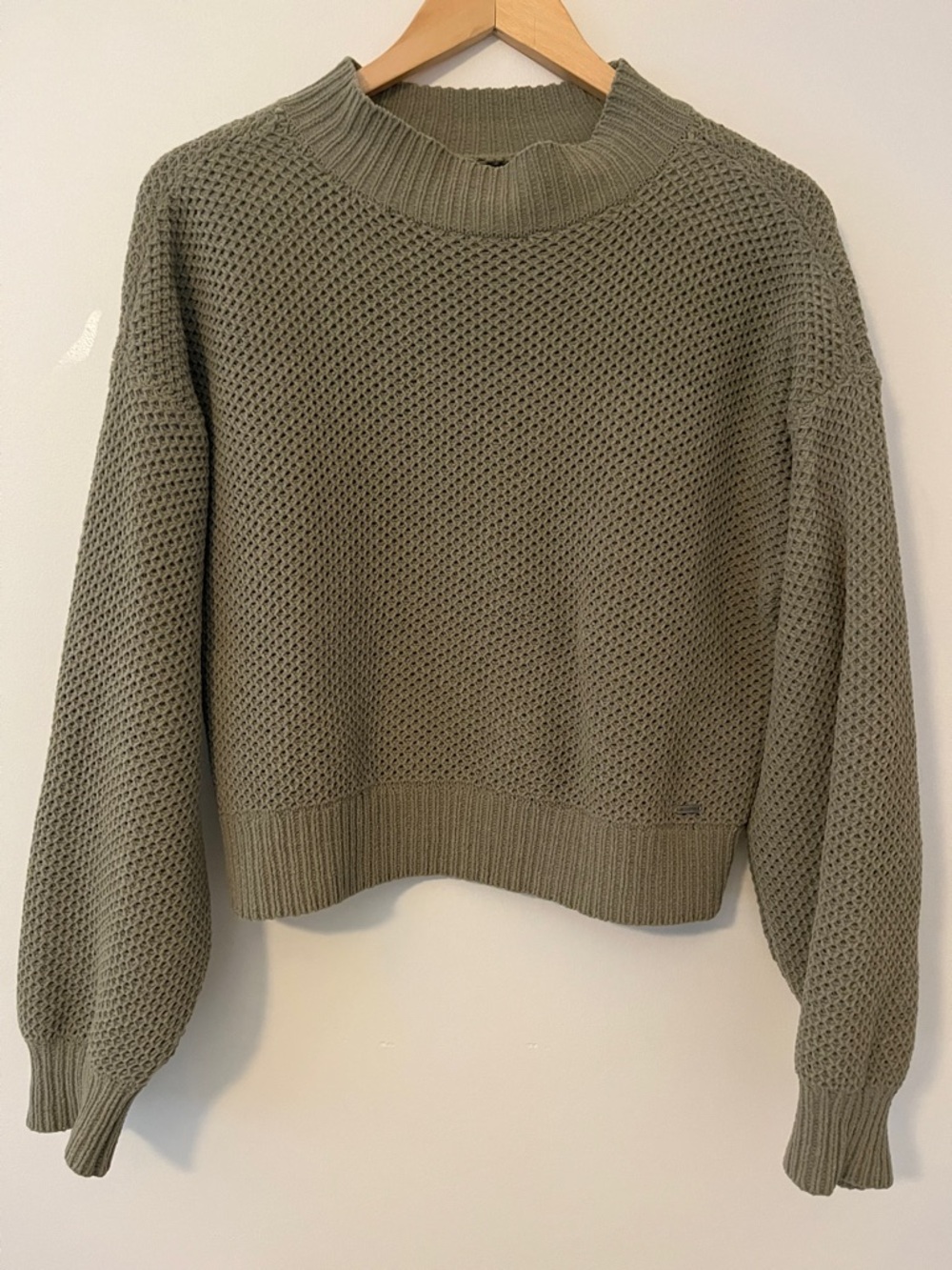 Hollister Women’s Olive Green Waffle Knit Sweater